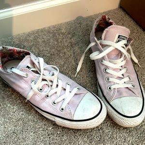 Women’s converse size 10